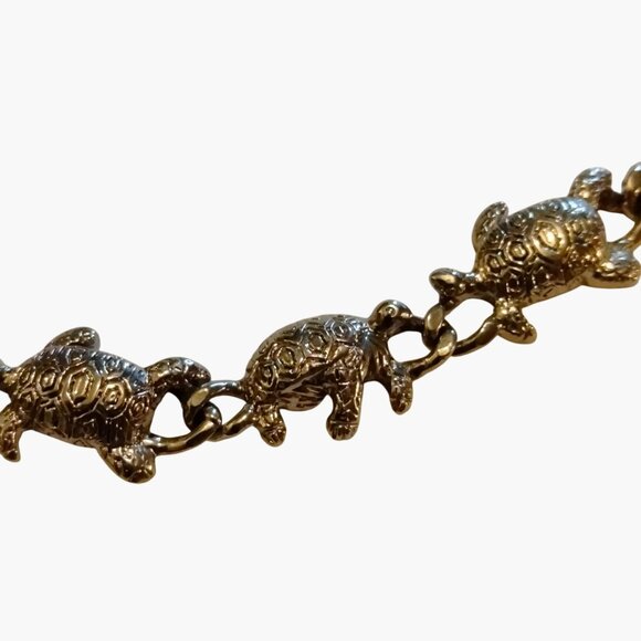 Sea Turtle Bracelet Silver Tone Metal 7 Inch - Picture 2 of 6